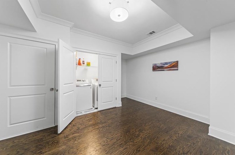 3091 Rhodenhaven Dr, Atlanta GA  30327-1225 exterior