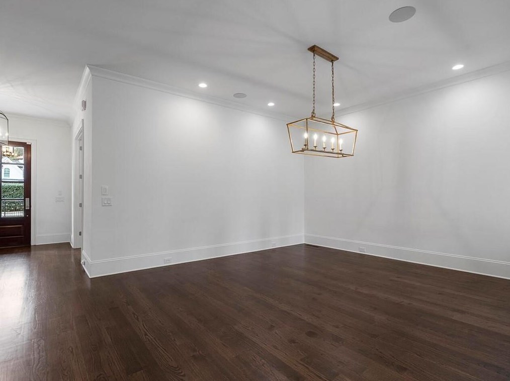 3091 Rhodenhaven Dr, Atlanta GA  30327-1225 exterior