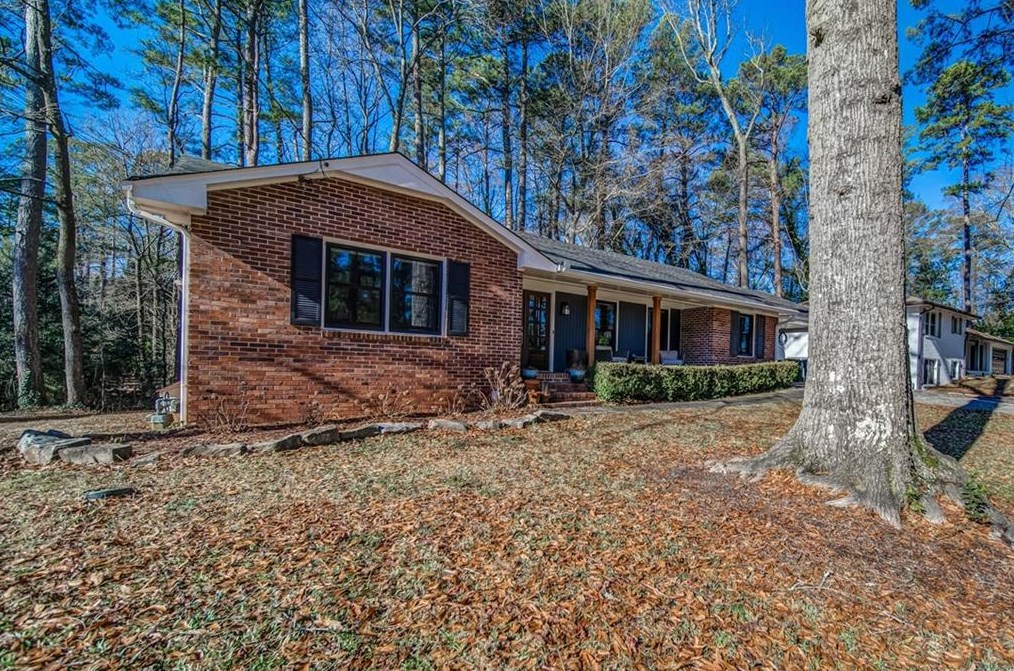 1826 Ramble Ct, Decatur GA  30033-1117 exterior