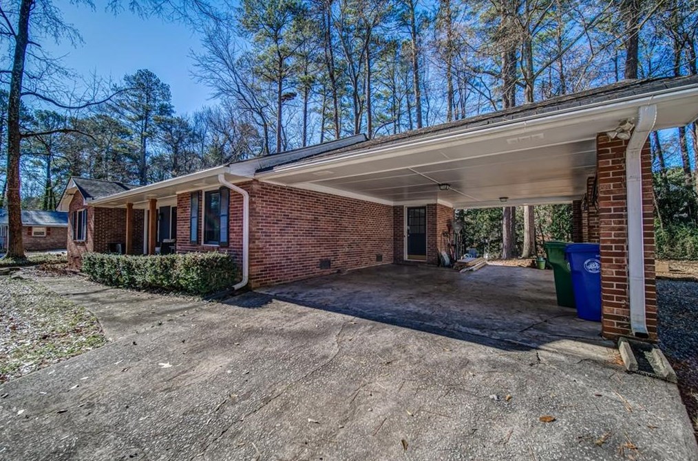 1826 Ramble Ct, Decatur GA  30033-1117 exterior