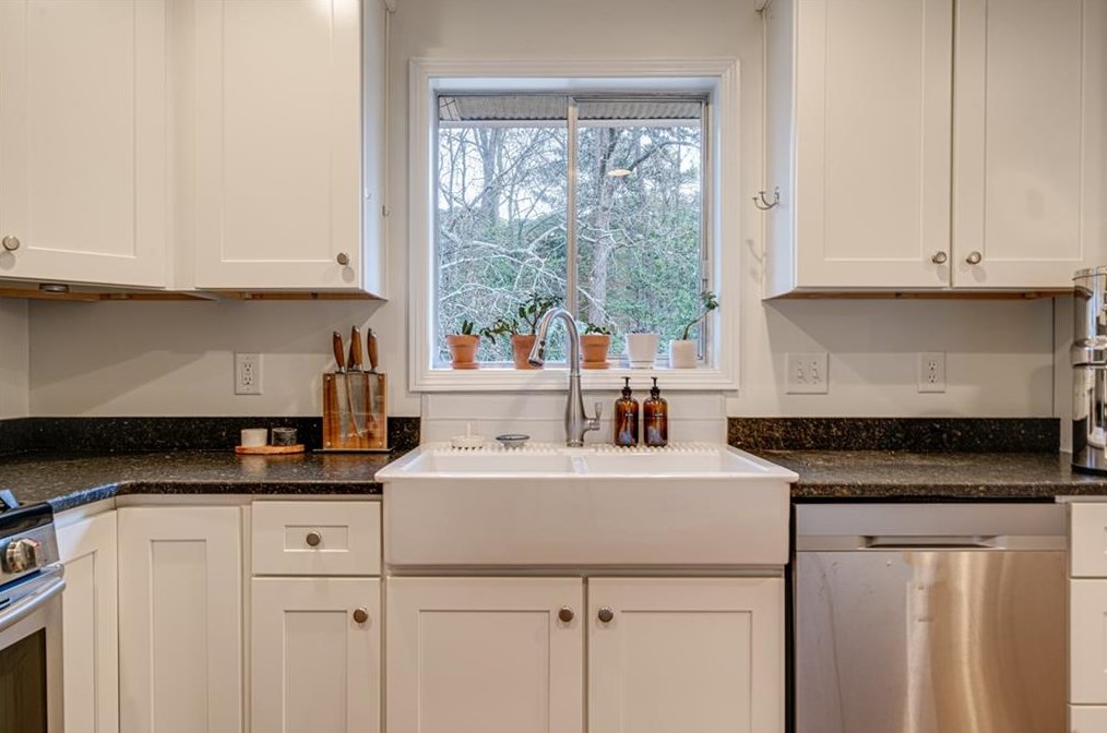 3099 Mount Olive Dr, Decatur GA  30033-3027 exterior