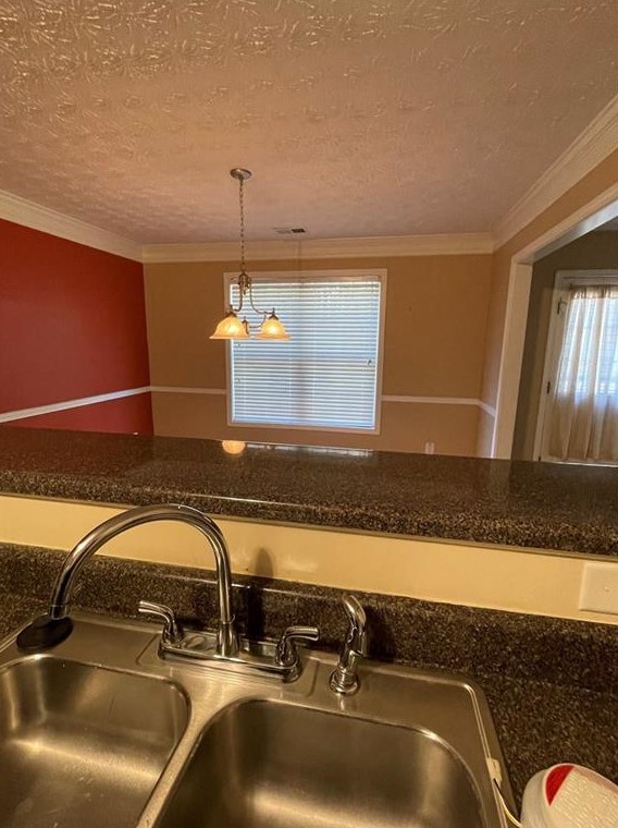 4092 Riverside Pkwy, Decatur GA  30034-6799 exterior