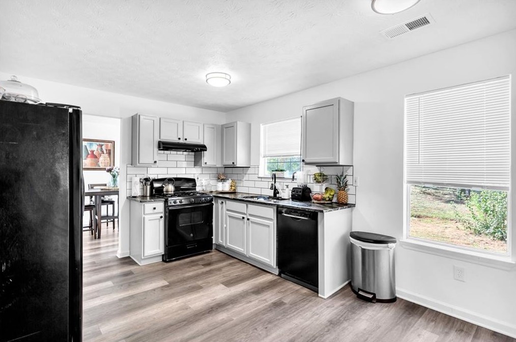 4886 Creekside Pl, Decatur GA  30035-3656 exterior