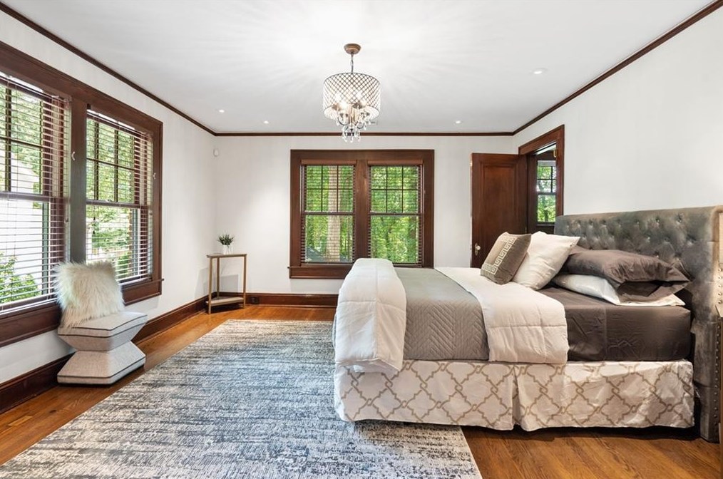 2665 Northside Dr, Atlanta GA  30305-3515 exterior