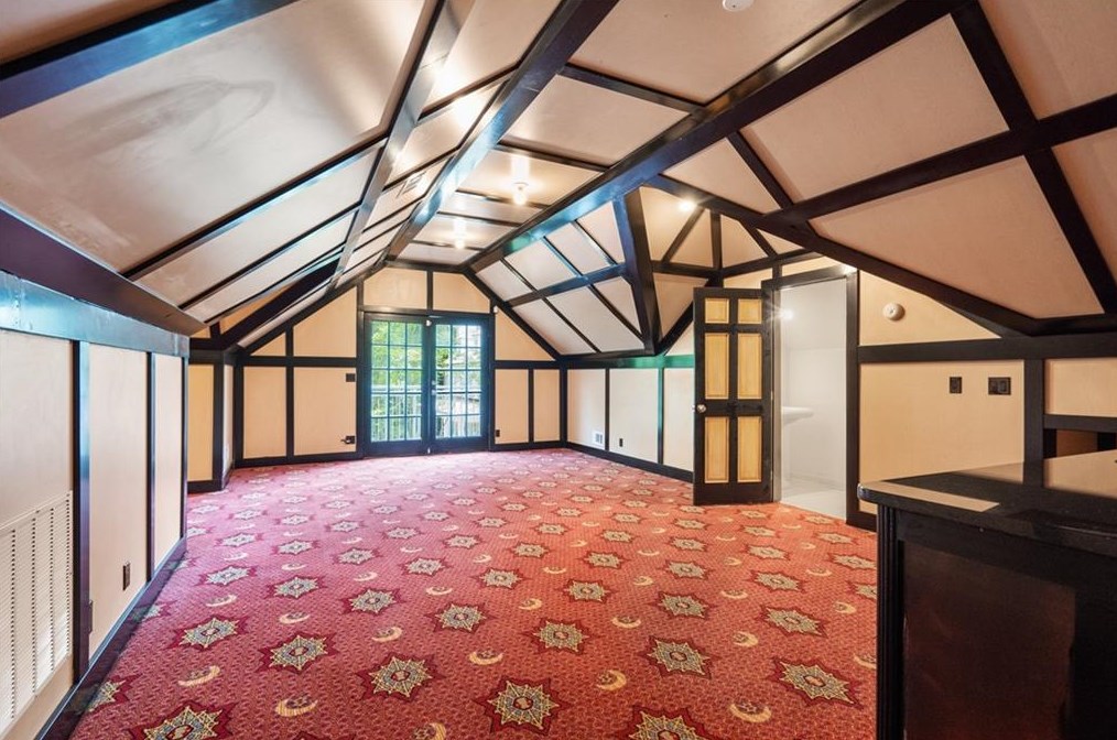 2665 Northside Dr, Atlanta GA  30305-3515 exterior