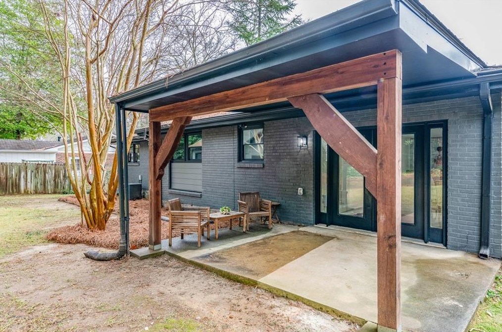 2824 Laurel Ridge Dr, Decatur GA  30033-3012 exterior