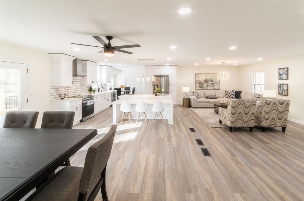 591 Lee Ann Dr, Smyrna GA  30082-3528 exterior