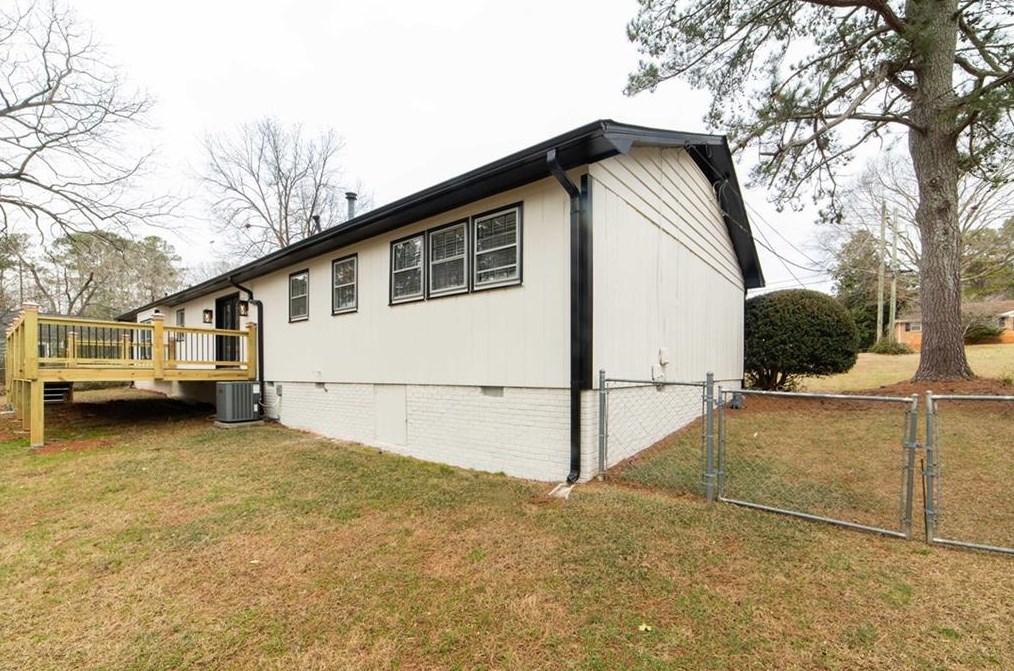 591 Lee Ann Dr, Smyrna GA  30082-3528 exterior