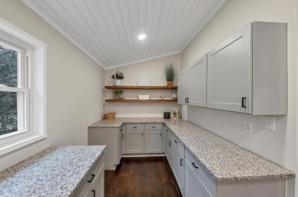 3126 Flamingo Dr, Decatur GA  30033-3931 exterior