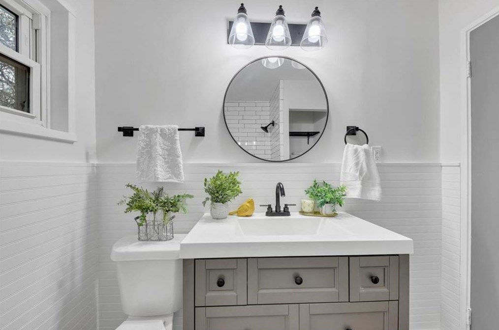 3126 Flamingo Dr, Decatur GA  30033-3931 exterior