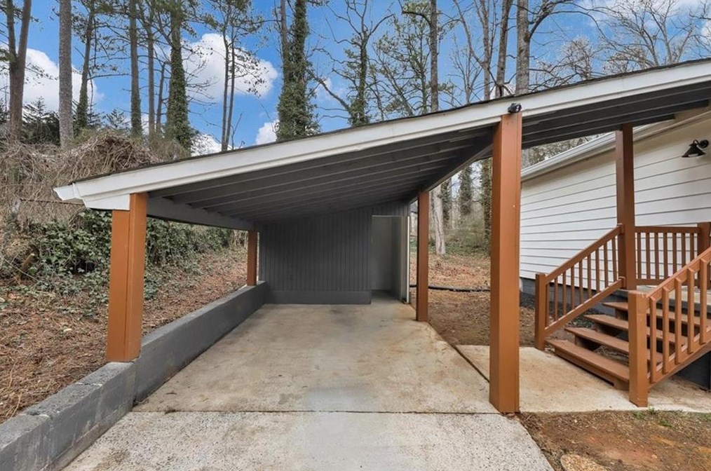 3126 Flamingo Dr, Decatur GA  30033-3931 exterior