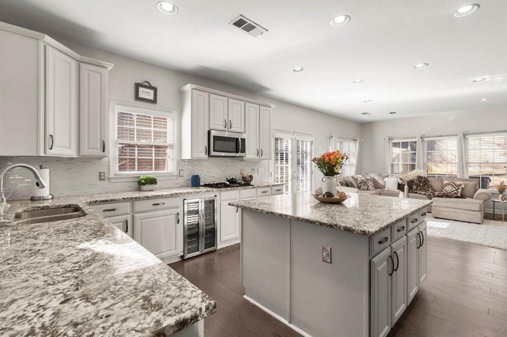 152 Ennisbrook Dr, Smyrna GA  30082-2447 exterior