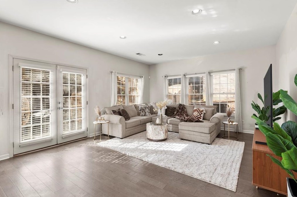 152 Ennisbrook Dr, Smyrna GA  30082-2447 exterior