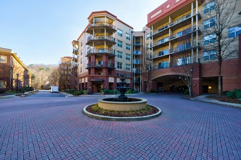 200 River Vista Dr, Atlanta GA  30339-7602 exterior
