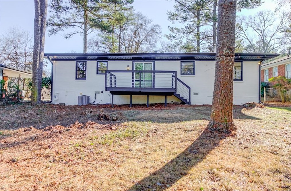 1073 Canal St, Decatur GA  30032-2302 exterior