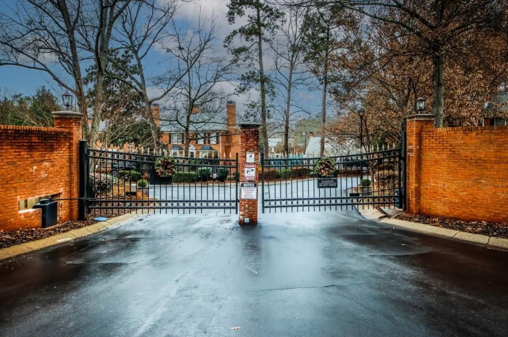 33 Mount Vernon Cir, Atlanta GA  30338-5433 exterior