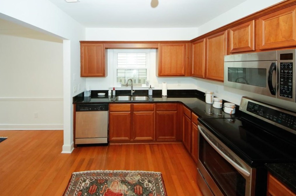 33 Mount Vernon Cir, Atlanta GA  30338-5433 exterior