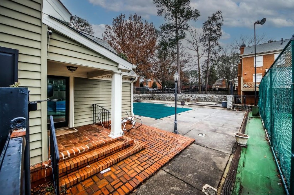33 Mount Vernon Cir, Atlanta GA  30338-5433 exterior