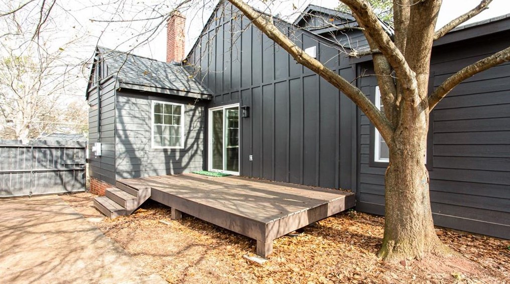 2491 Amelia Ave, Decatur GA  30032-3211 exterior