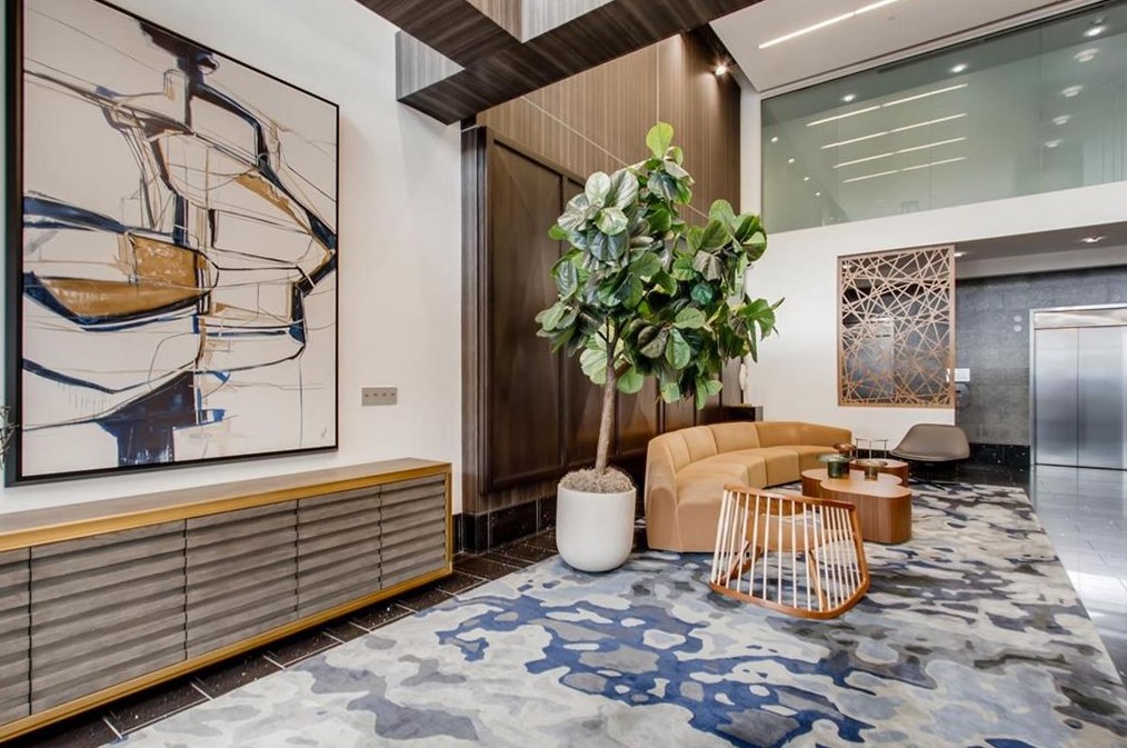 44 Peachtree Pl, Atlanta GA  30309-3907 exterior