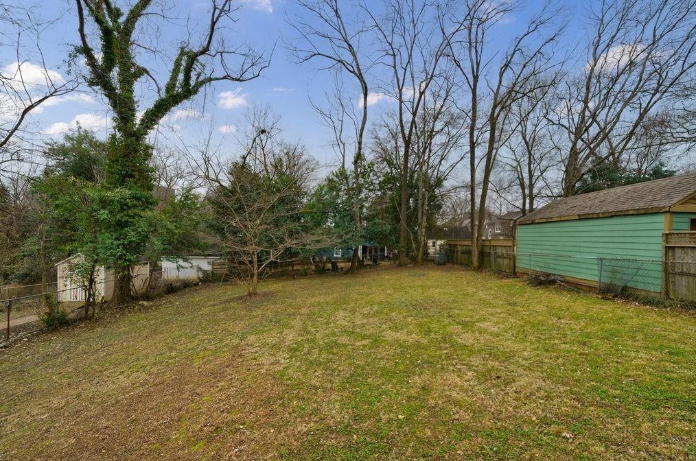 380 Hascall Rd, Atlanta GA  30309-2224 exterior