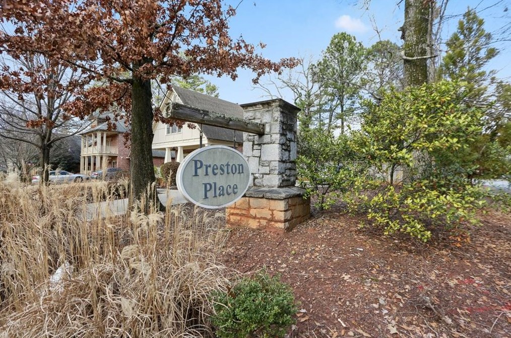 1978 Timberwood Trce, Decatur GA  30032-5277 exterior