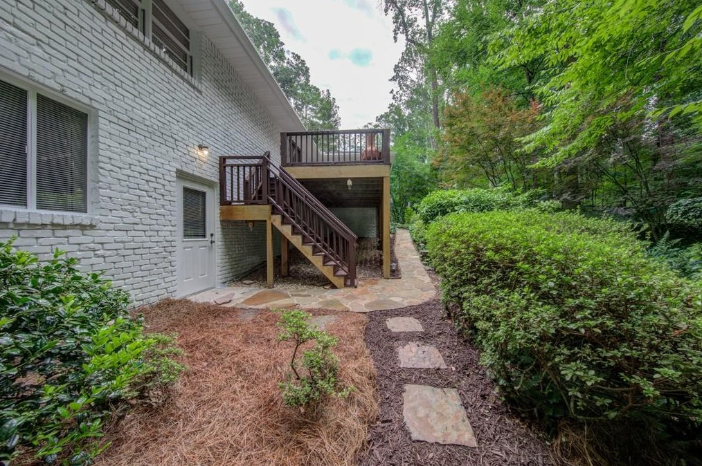 110 Wyndham Dr, Atlanta GA  30328-2045 exterior