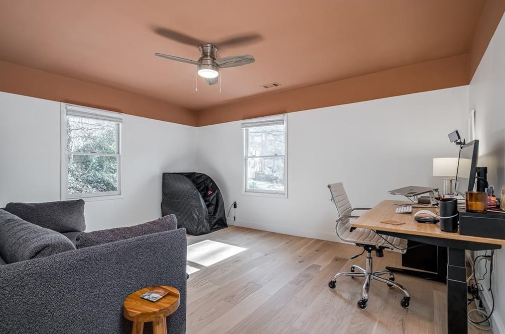 2524 Creekwood Ter, Decatur GA  30030-4509 exterior