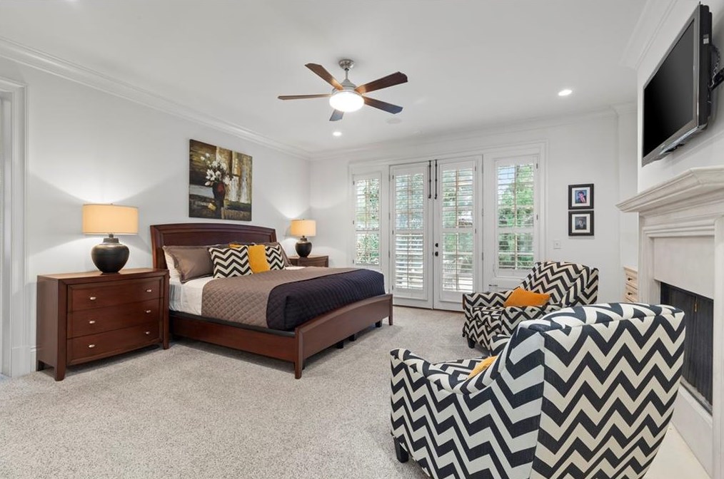 4170 Oaks Ct, Atlanta GA  30342-3560 exterior