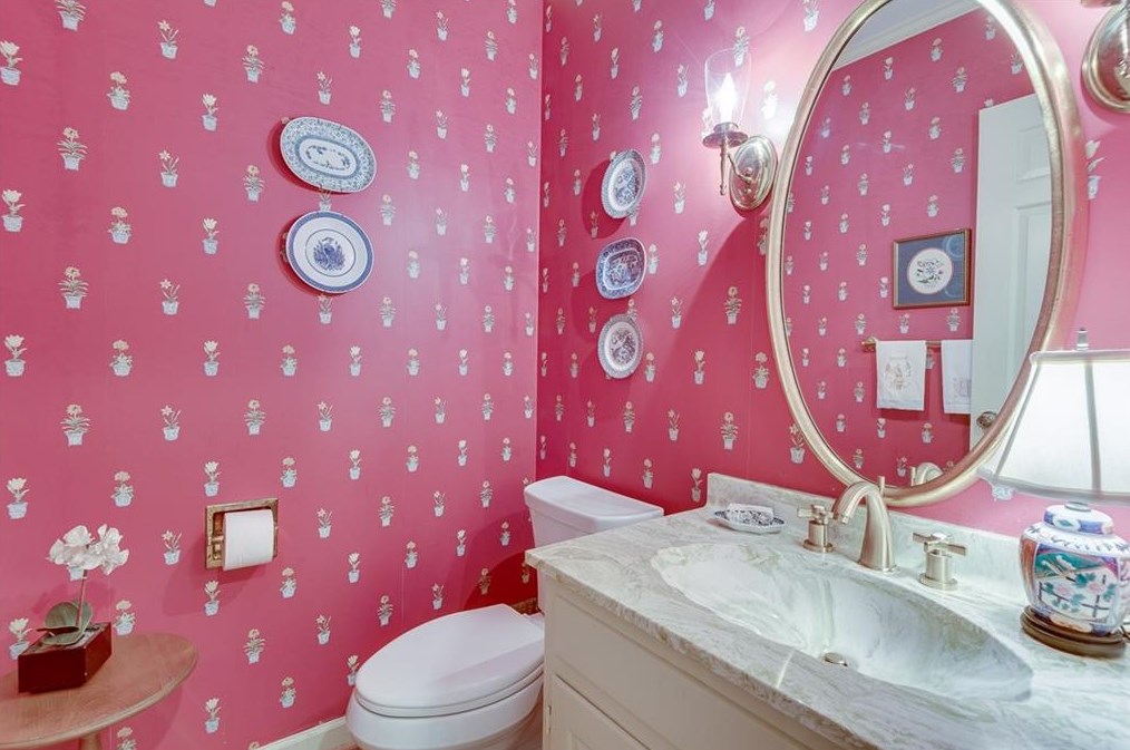 1816 Bedfordshire Dr, Decatur GA  30033-1406 exterior