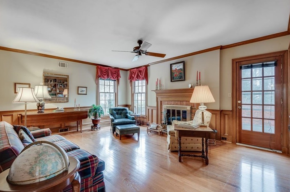 1816 Bedfordshire Dr, Decatur GA  30033-1406 exterior