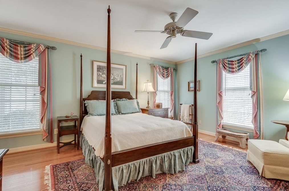 1816 Bedfordshire Dr, Decatur GA  30033-1406 exterior