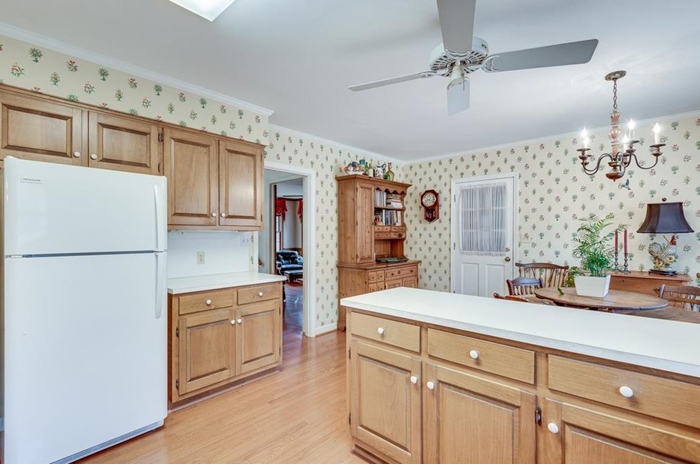 1816 Bedfordshire Dr, Decatur GA  30033-1406 exterior