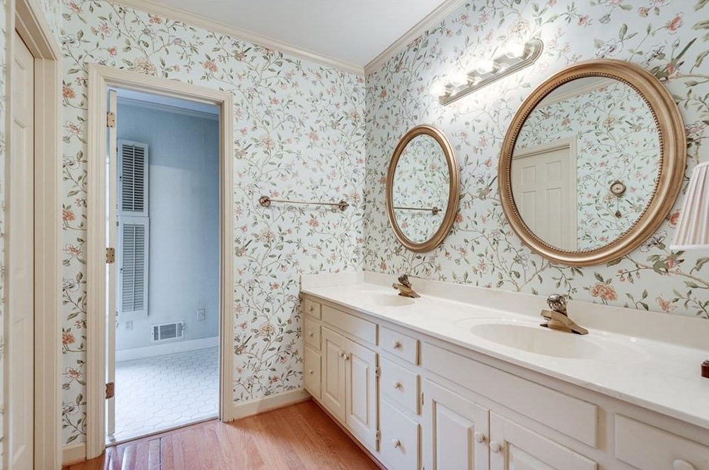 1816 Bedfordshire Dr, Decatur GA  30033-1406 exterior