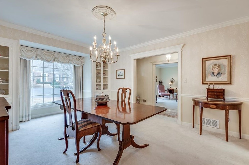 1816 Bedfordshire Dr, Decatur GA  30033-1406 exterior