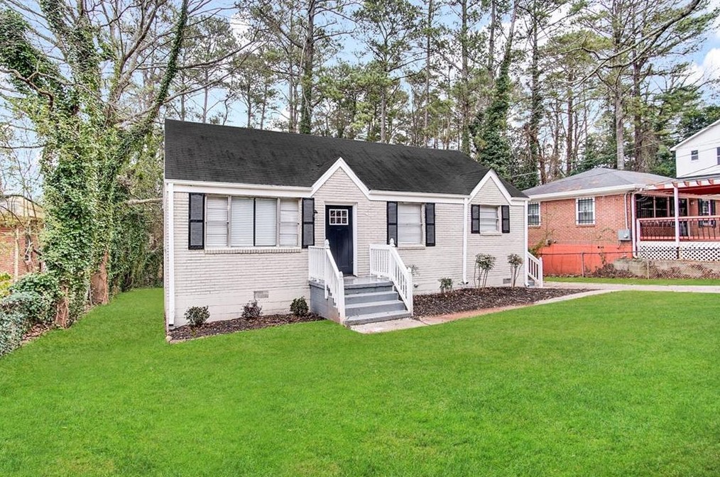 2096 Dellwood Pl, Decatur GA  30032-5523 exterior