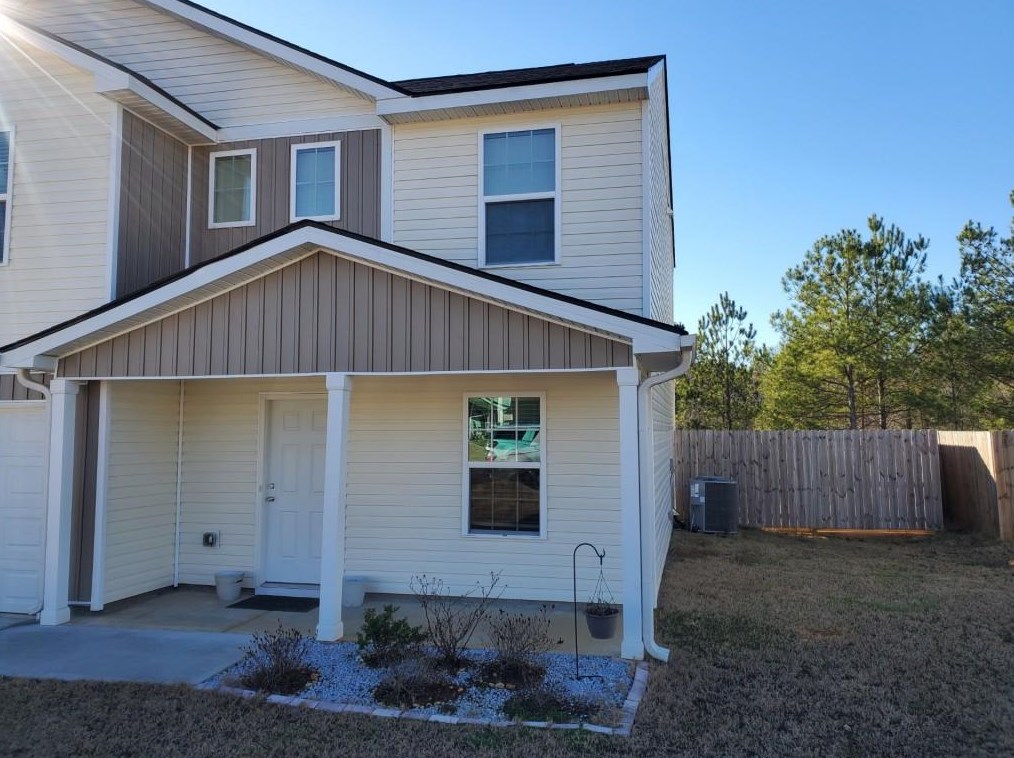 756 Riverside Dr, Calhoun GA  30701-5406 exterior