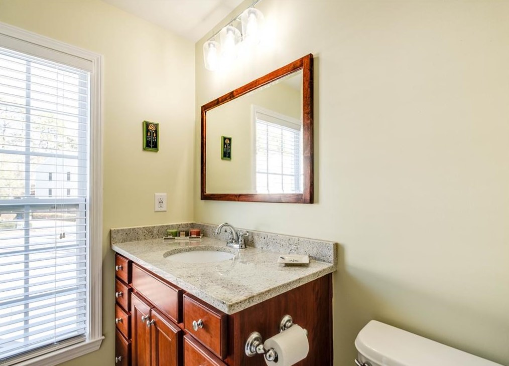 2200 Weldonberry Dr, Atlanta GA  30319-5734 exterior