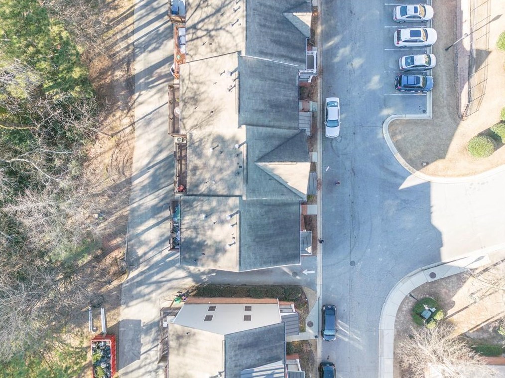 2200 Weldonberry Dr, Atlanta GA  30319-5734 exterior