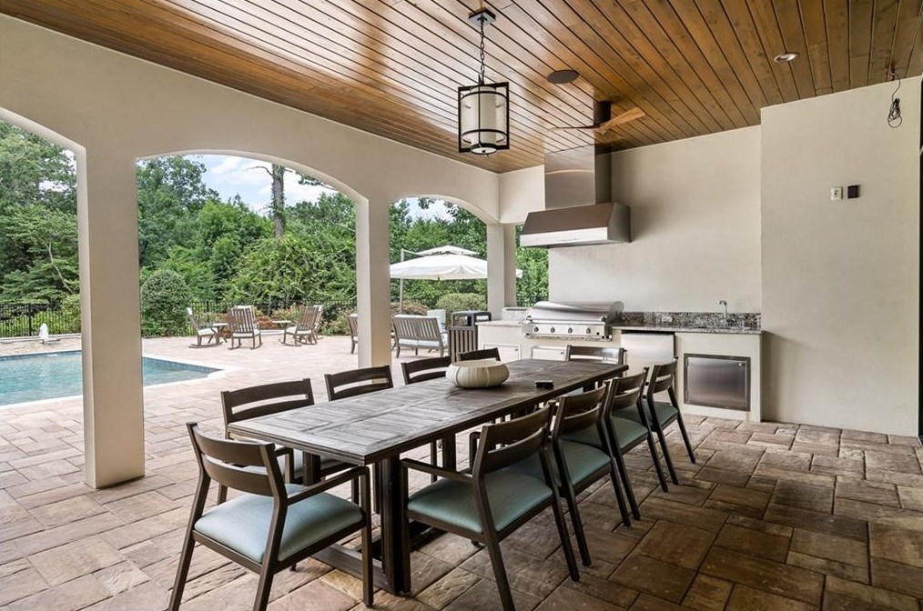 4746 Woodvale Dr, Atlanta GA  30327-4554 exterior