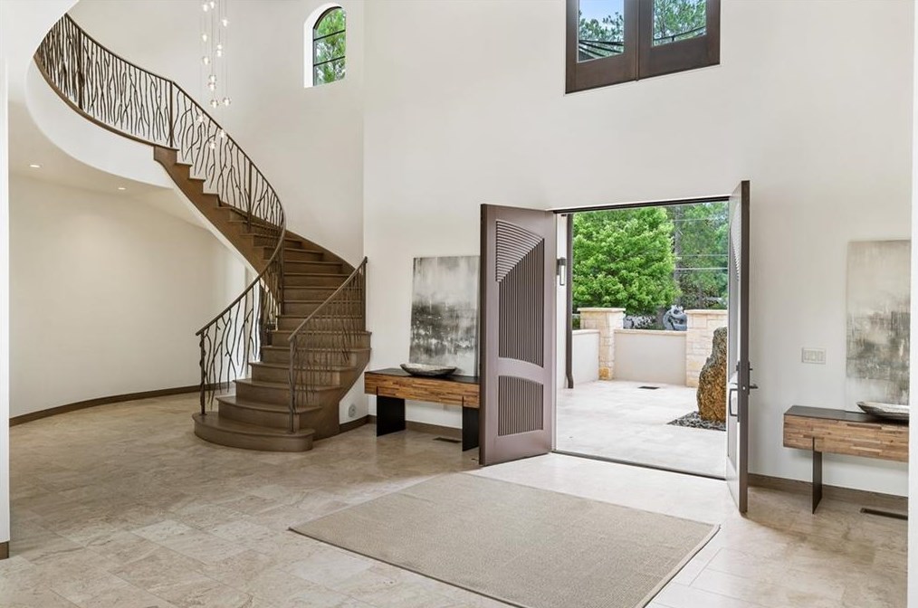 4746 Woodvale Dr, Atlanta GA  30327-4554 exterior