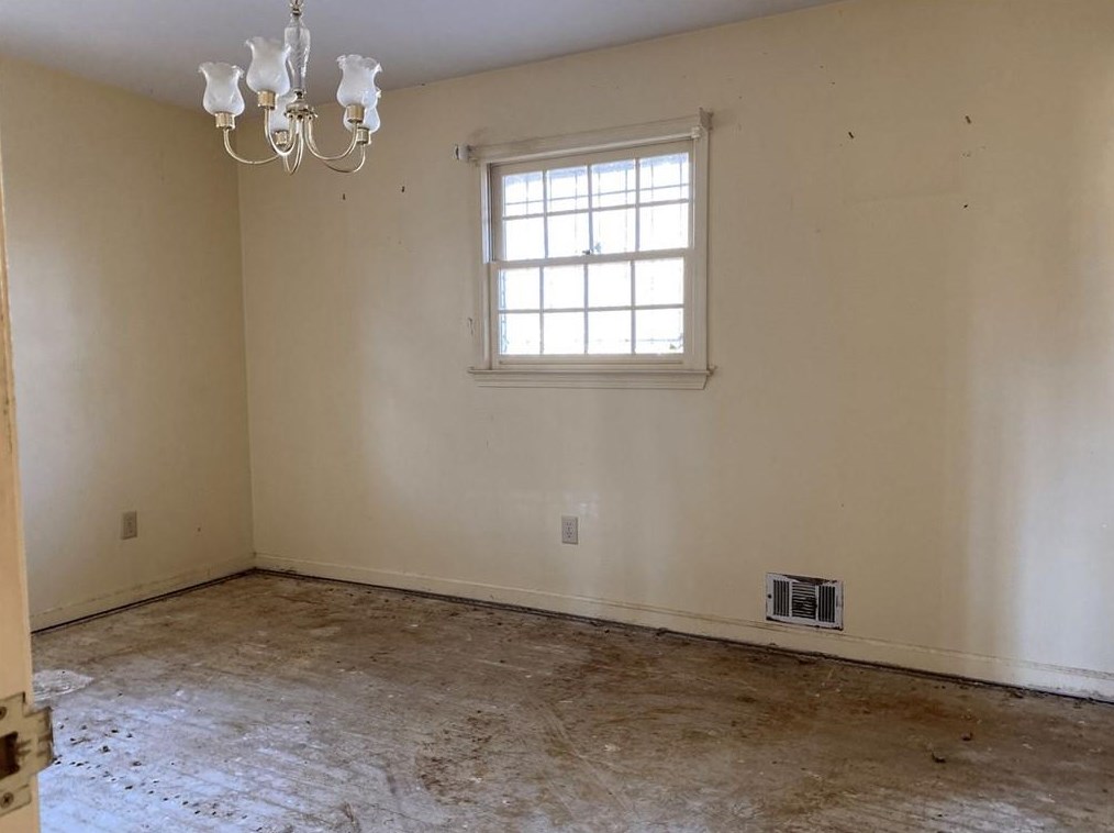 1451 Snapfinger Rd, Decatur GA  30032-5156 exterior