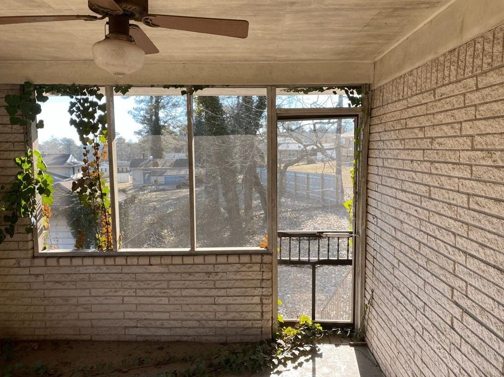 1451 Snapfinger Rd, Decatur GA  30032-5156 exterior