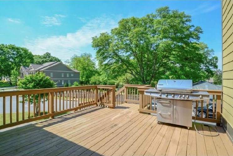 2584 Highland Ave, Smyrna GA  30080-2143 exterior