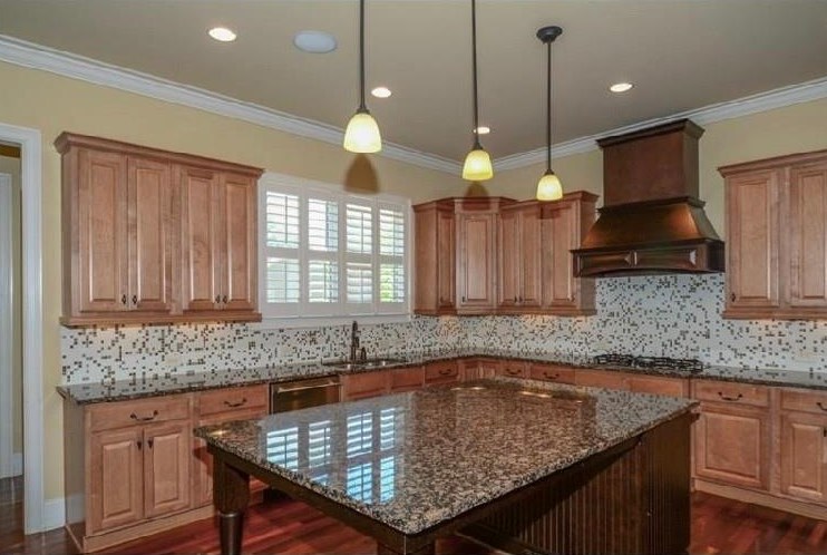 2584 Highland Ave, Smyrna GA  30080-2143 exterior