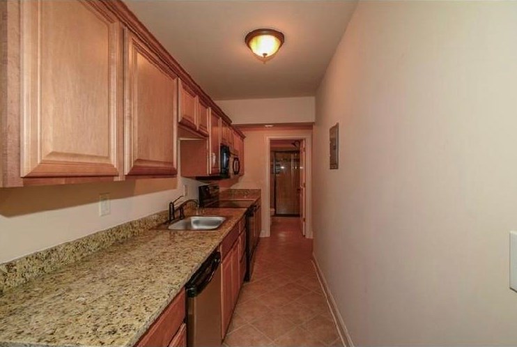 2584 Highland Ave, Smyrna GA  30080-2143 exterior