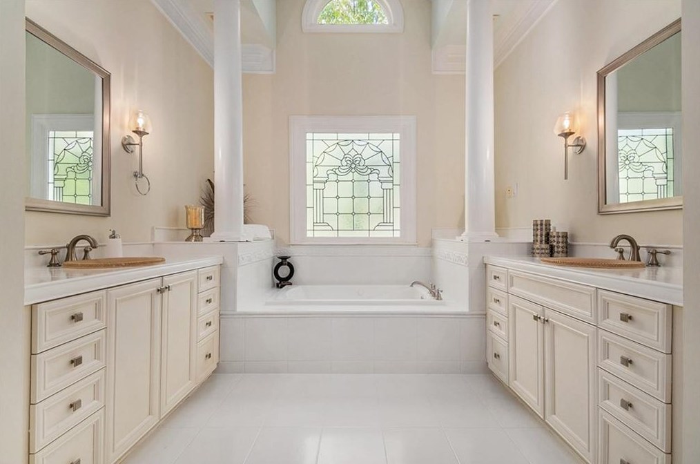 620 Pinetree Dr, Decatur GA  30030-2326 exterior