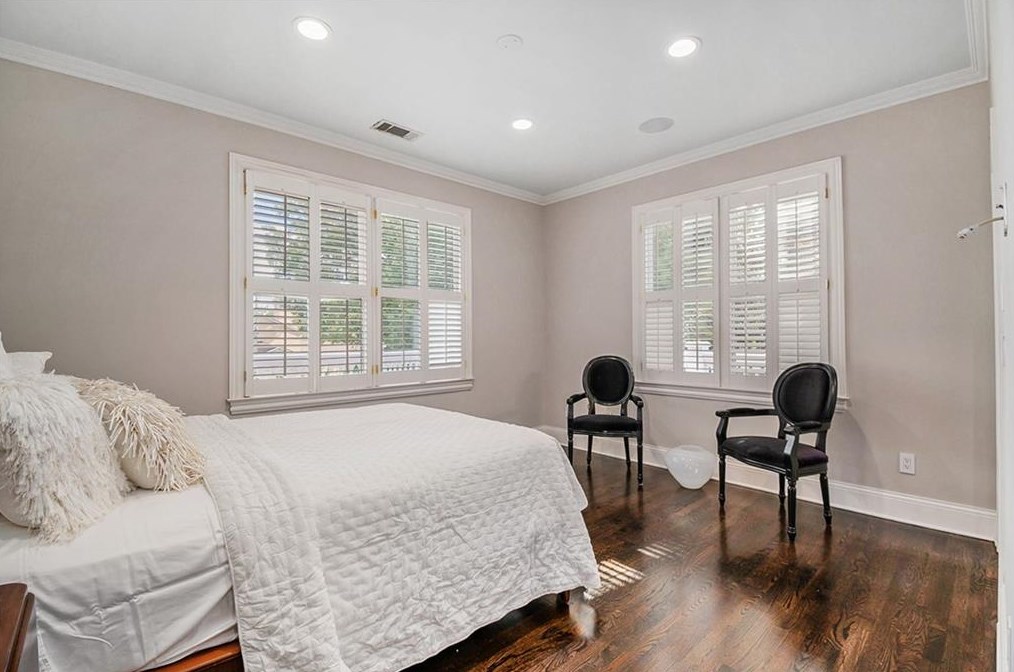 620 Pinetree Dr, Decatur GA  30030-2326 exterior