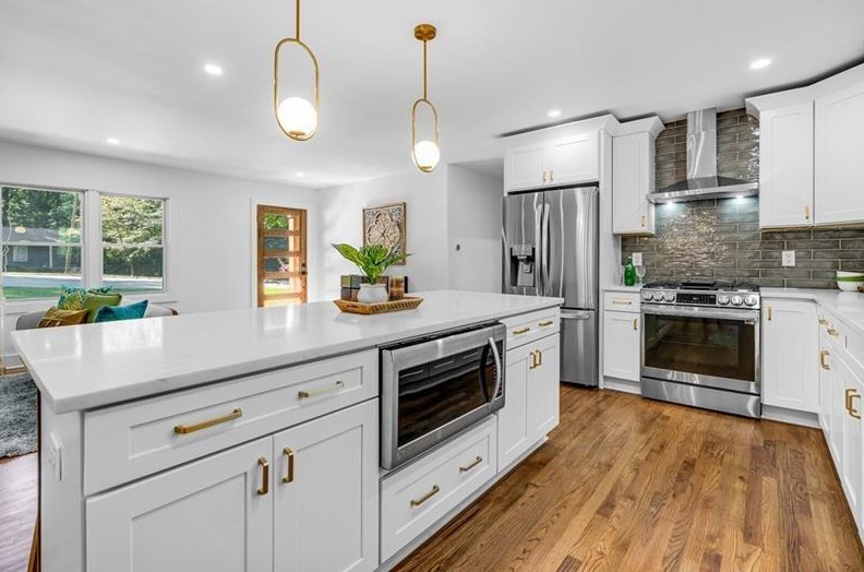 1710 Seneca Ct, Smyrna GA  30080-4551 exterior