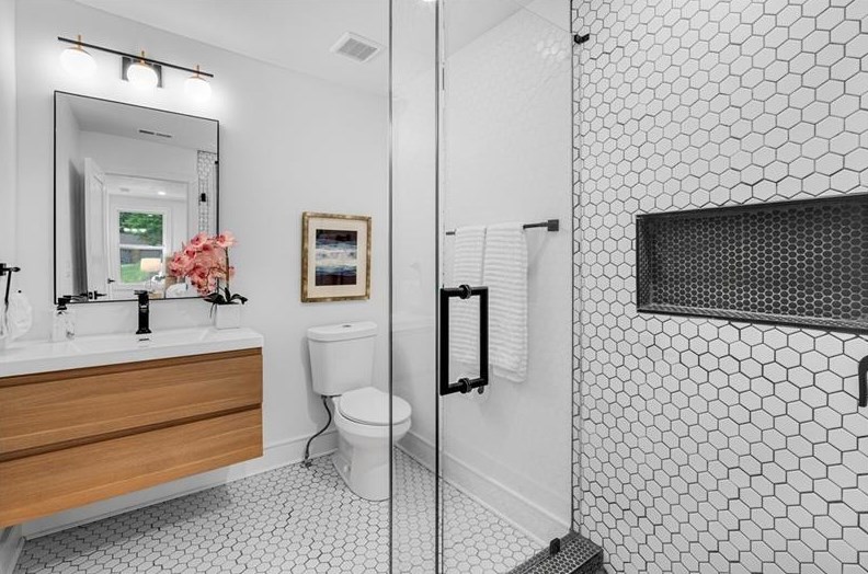 1710 Seneca Ct, Smyrna GA  30080-4551 exterior